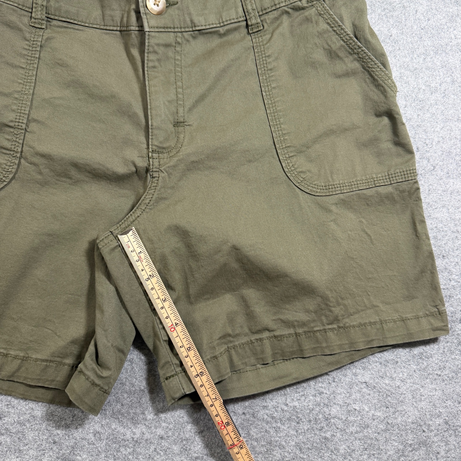 Lee Riders Shorts Womens 12 Olive Green Midrise Cotton Stretch Patch Pockets thumbnail 7