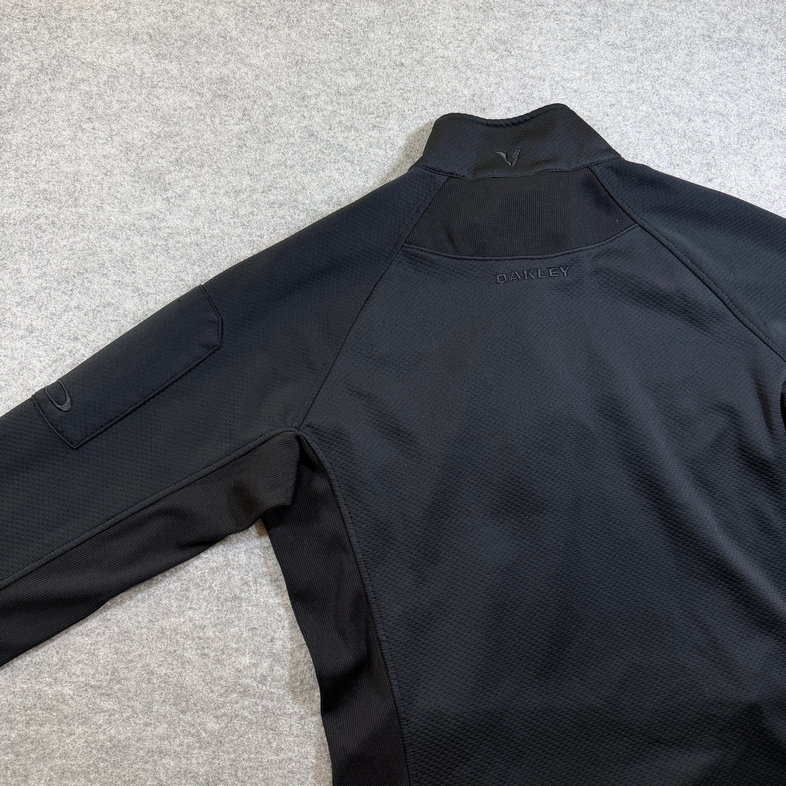 Oakley Waffle Knit 1/4 Zip Pullover Mens M Black Wicking Golf Performance thumbnail 12