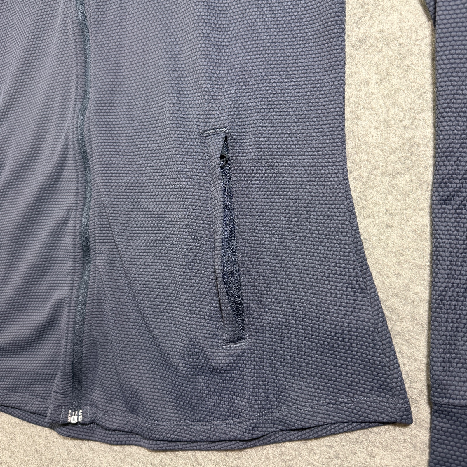 Tommy Bahama Golf Jacket Womens L Navy Stretch Wicking Thumbholes Zip Pockets thumbnail 9
