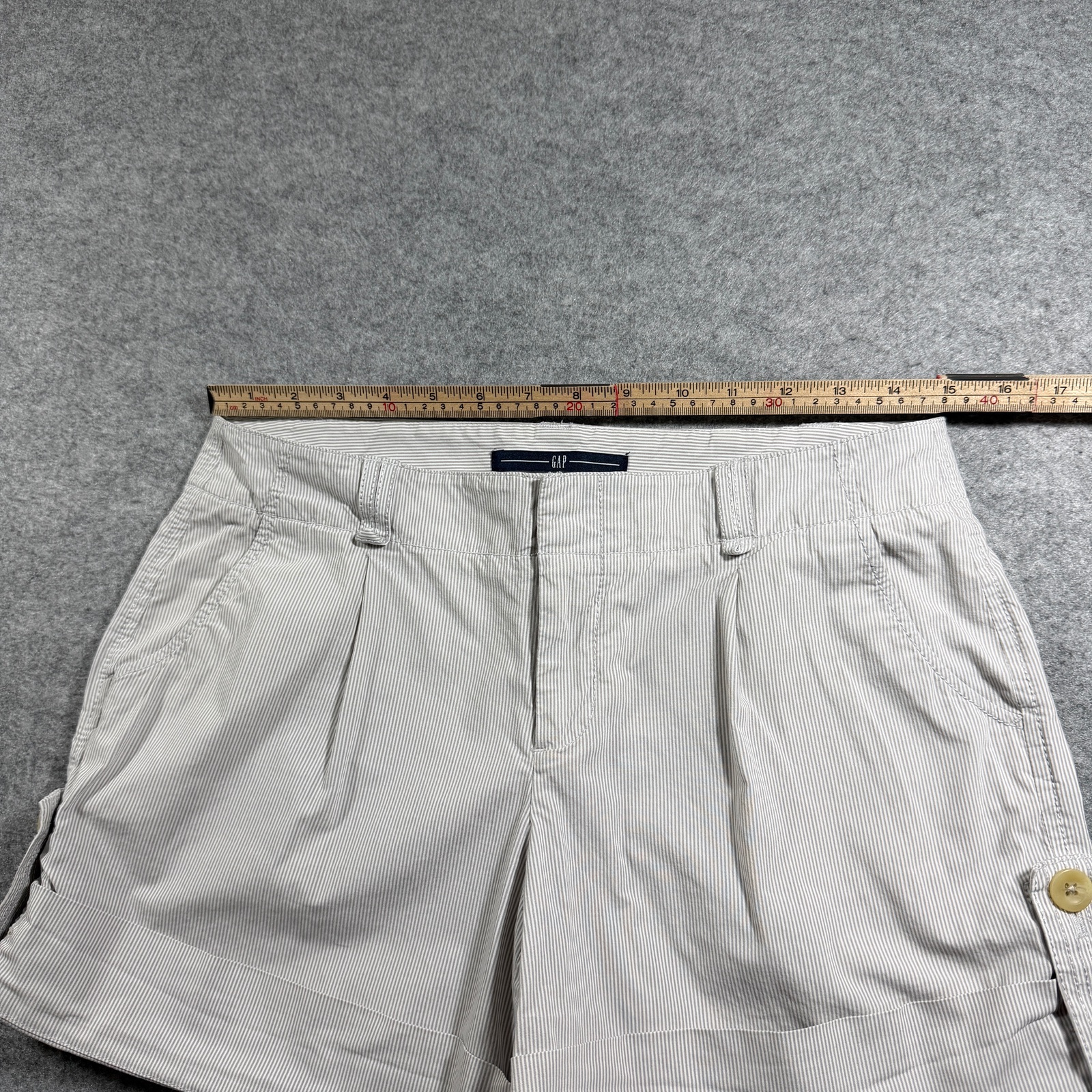 Gap Shorts Womens 4 White Brown Pinstripe Pleated Front Cuffed Hem Preppy thumbnail 6