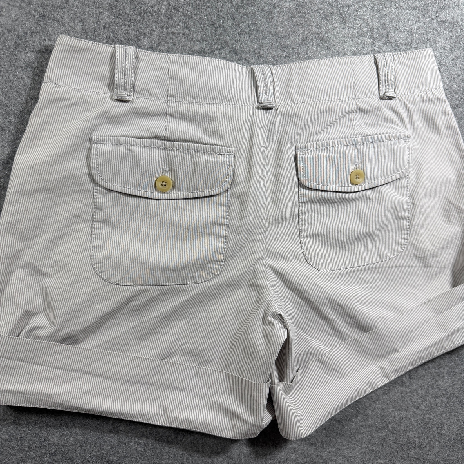 Gap Shorts Womens 4 White Brown Pinstripe Pleated Front Cuffed Hem Preppy thumbnail 10