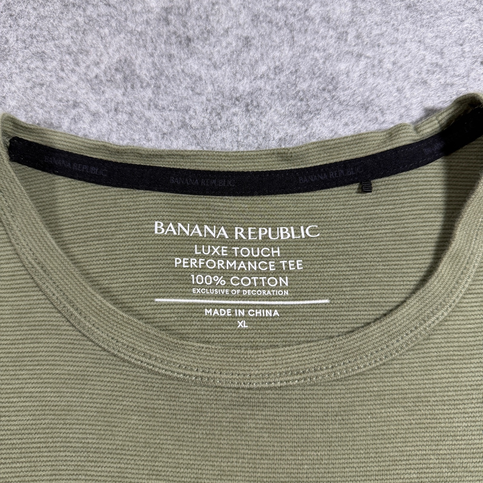 Banana Republic Luxe Touch Performance Tee Mens XL Olive Green Stretch Cotton thumbnail 4