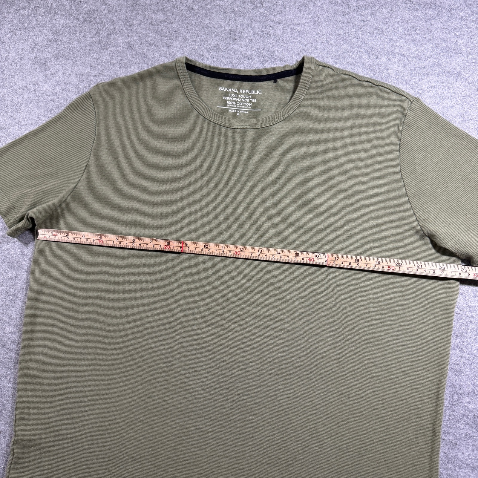 Banana Republic Luxe Touch Performance Tee Mens XL Olive Green Stretch Cotton thumbnail 6
