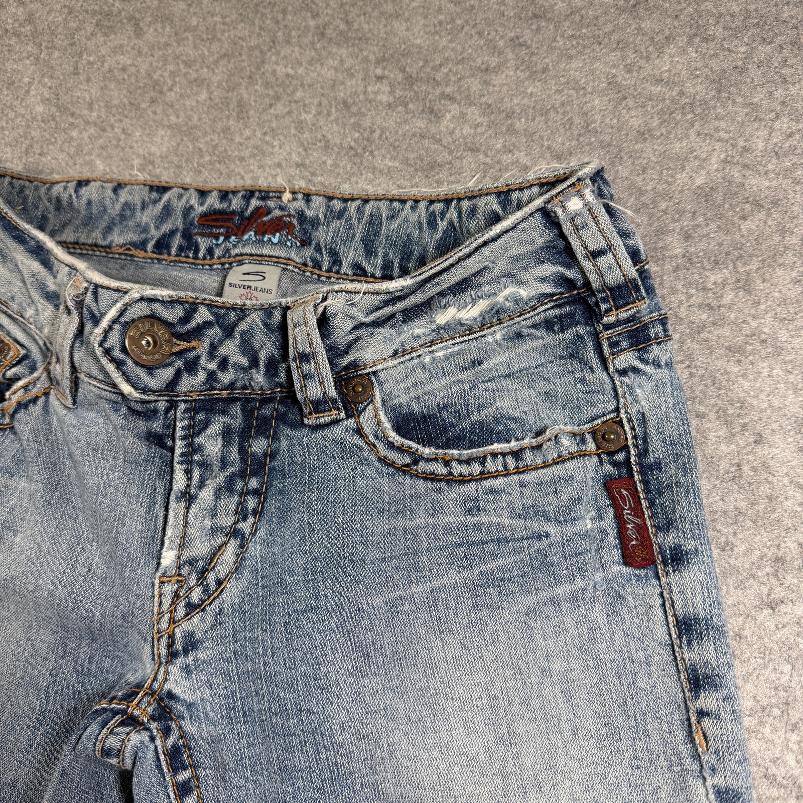 Vintage Silver Jeans Women 28 Light Wash Bootcut Distressed Ripped Denim Stretch thumbnail 3