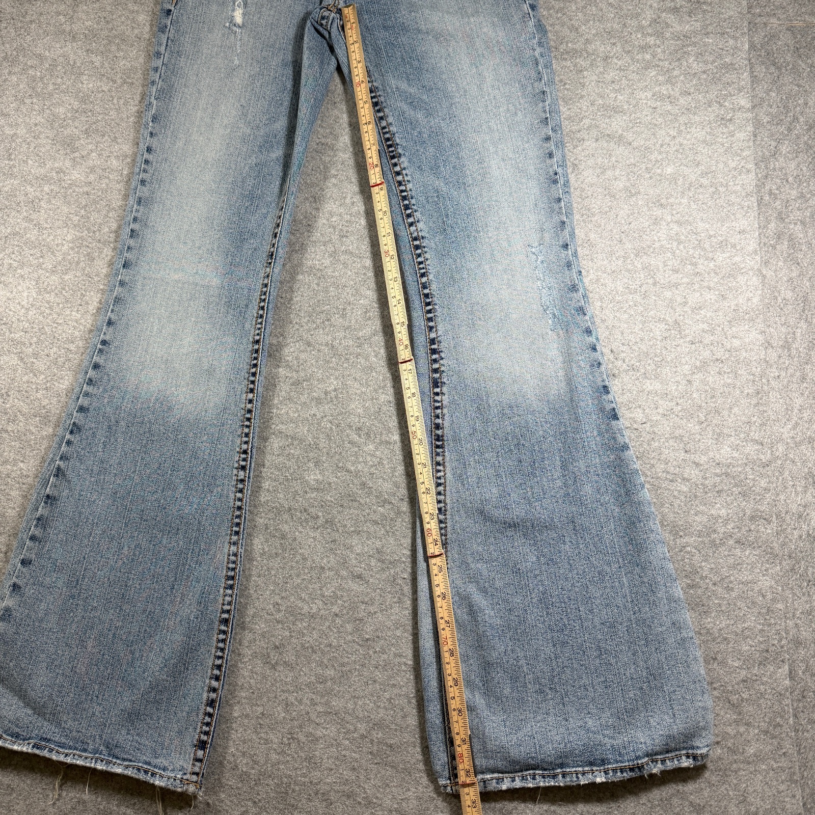 Vintage Silver Jeans Women 28 Light Wash Bootcut Distressed Ripped Denim Stretch thumbnail 8