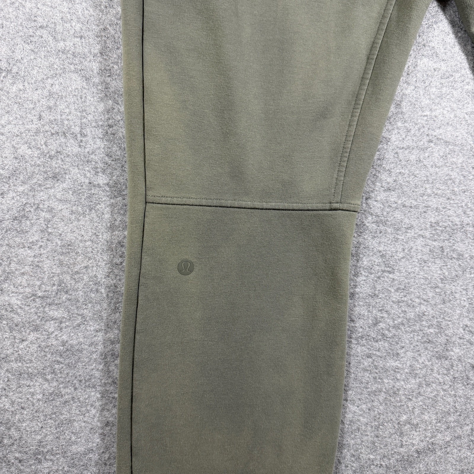 Lululemon ABC Jogger Mens M Olive Green Drawstring Ribbed Cuff Tapered thumbnail 4