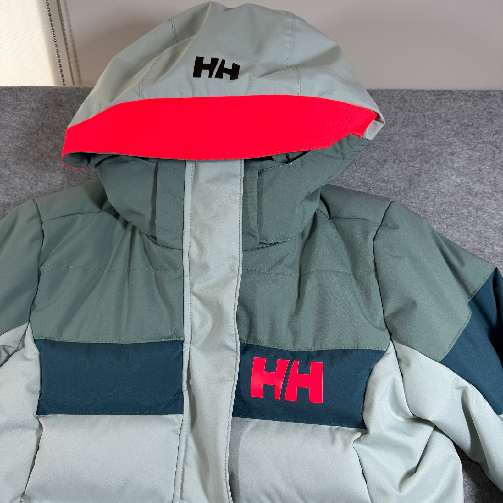 Helly Hansen Kids Puffer Ski Coat 140/10 Sage Green Hooded Colorblock Winter thumbnail 9