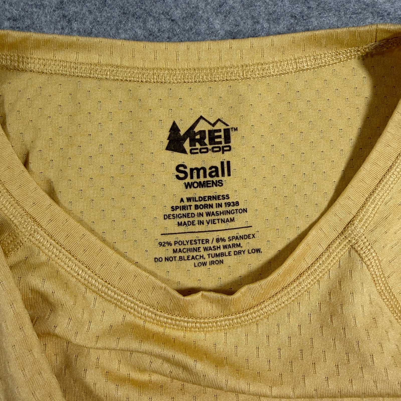 REI Co-op Long Sleeve Athletic Shirt Womens Small Breathable Yellow Mesh Stretch thumbnail 4