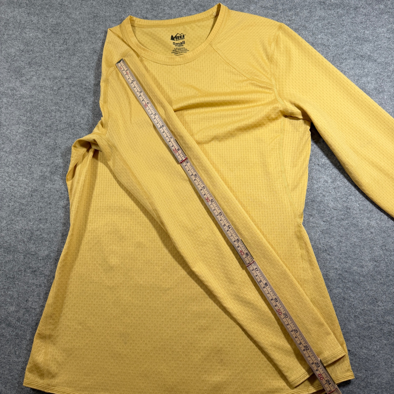 REI Co-op Long Sleeve Athletic Shirt Womens Small Breathable Yellow Mesh Stretch thumbnail 9