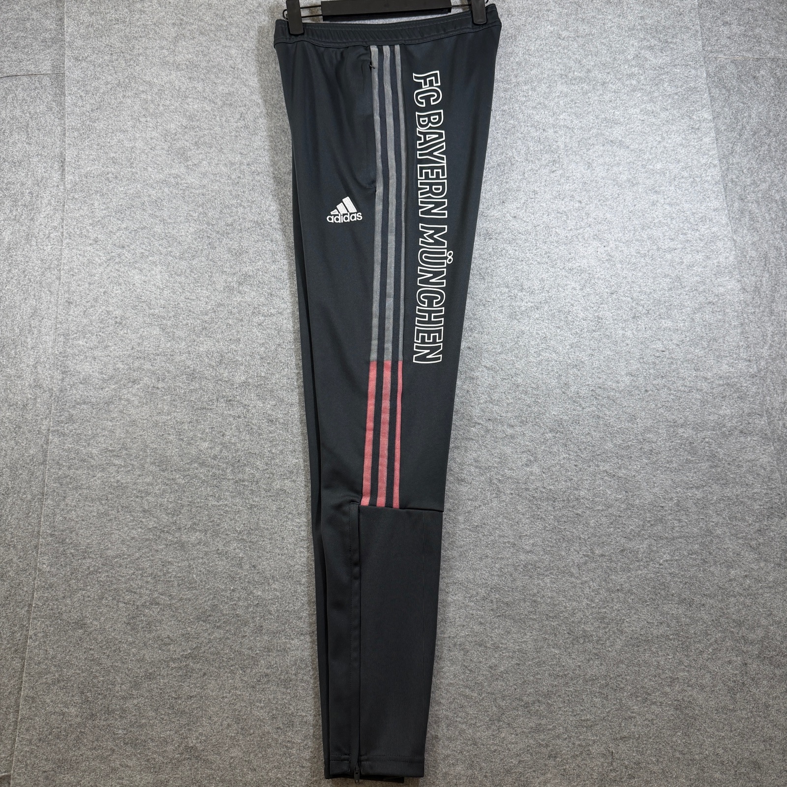 Adidas FC Bayern Munich Joggers Mens XS Gray Tapered Zip Ankle Soccer Training thumbnail 3