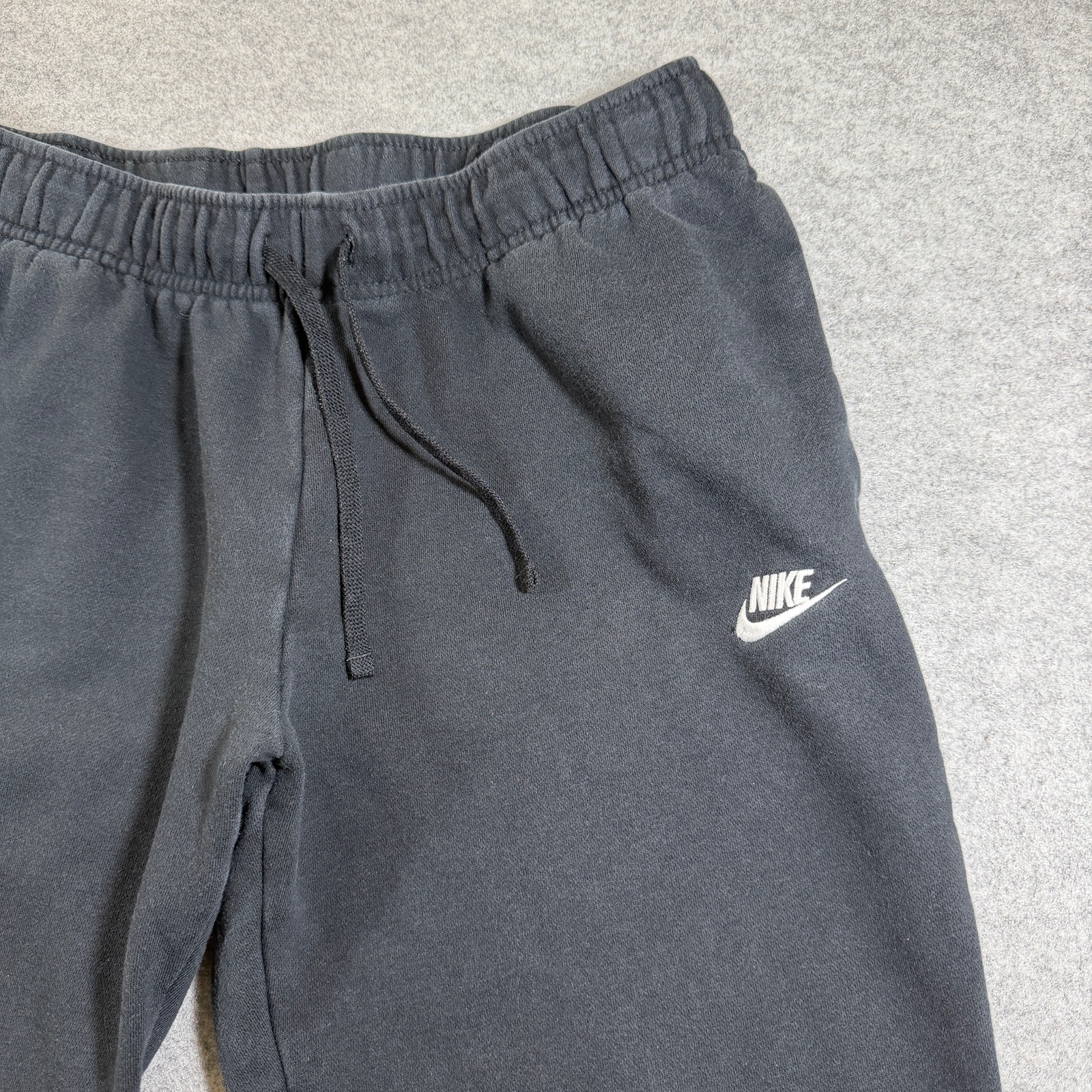 Nike Club Fleece Lined Joggers Mens L Black Relaxed Fit Drawstring Cotton Cuffed thumbnail 3