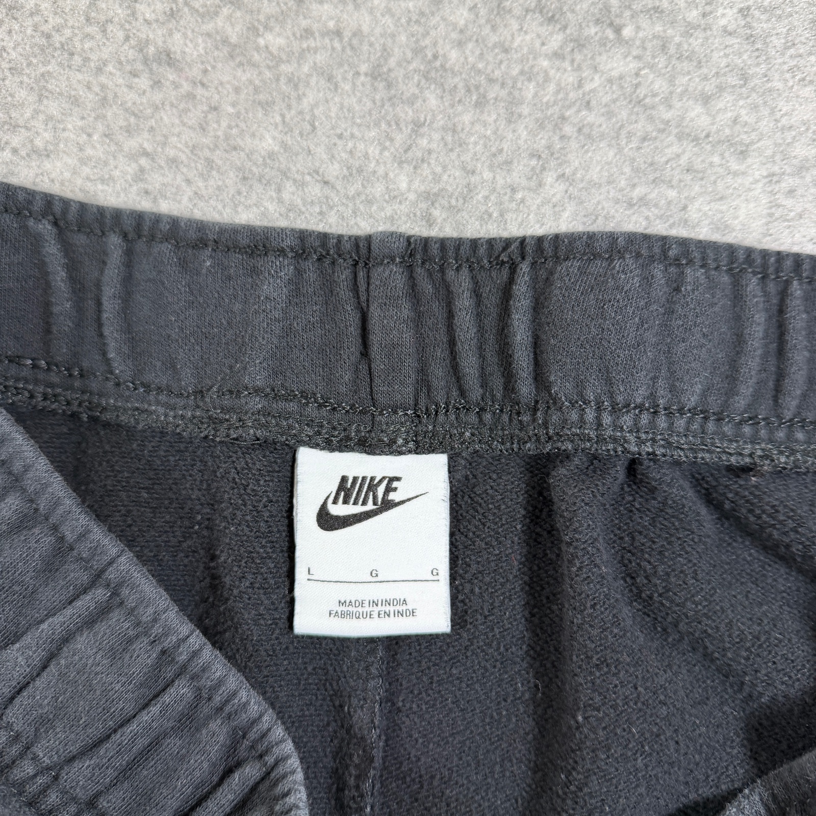 Nike Club Fleece Lined Joggers Mens L Black Relaxed Fit Drawstring Cotton Cuffed thumbnail 4