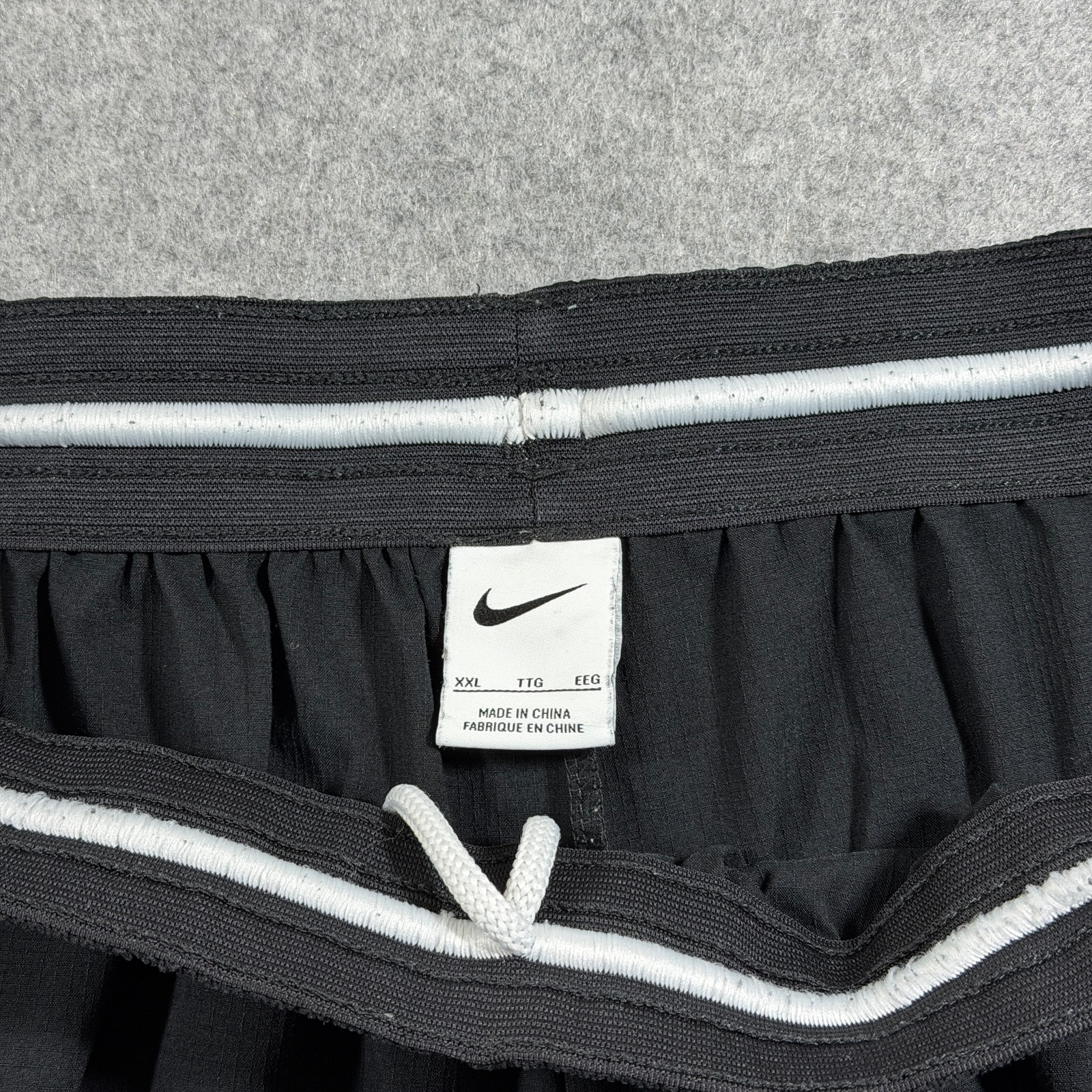 Nike Training Pants Mens XXL Black Stretch Loose Fit Zip Pocket Athletic Woven thumbnail 4