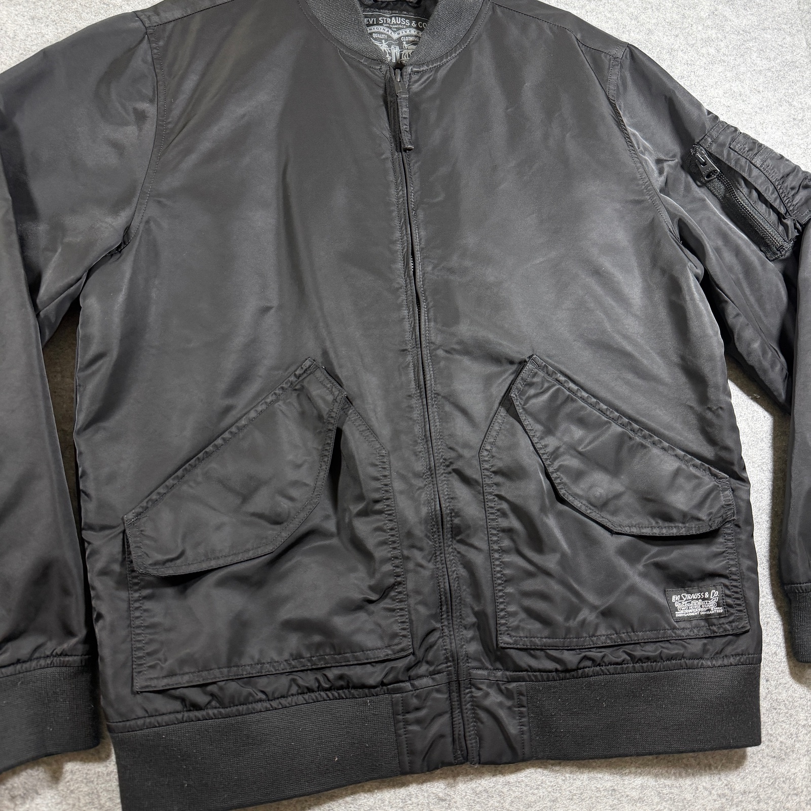 Levi's MA-1 Bomber Jacket Mens M Black Heavyweight Military Flight Zip Front thumbnail 16