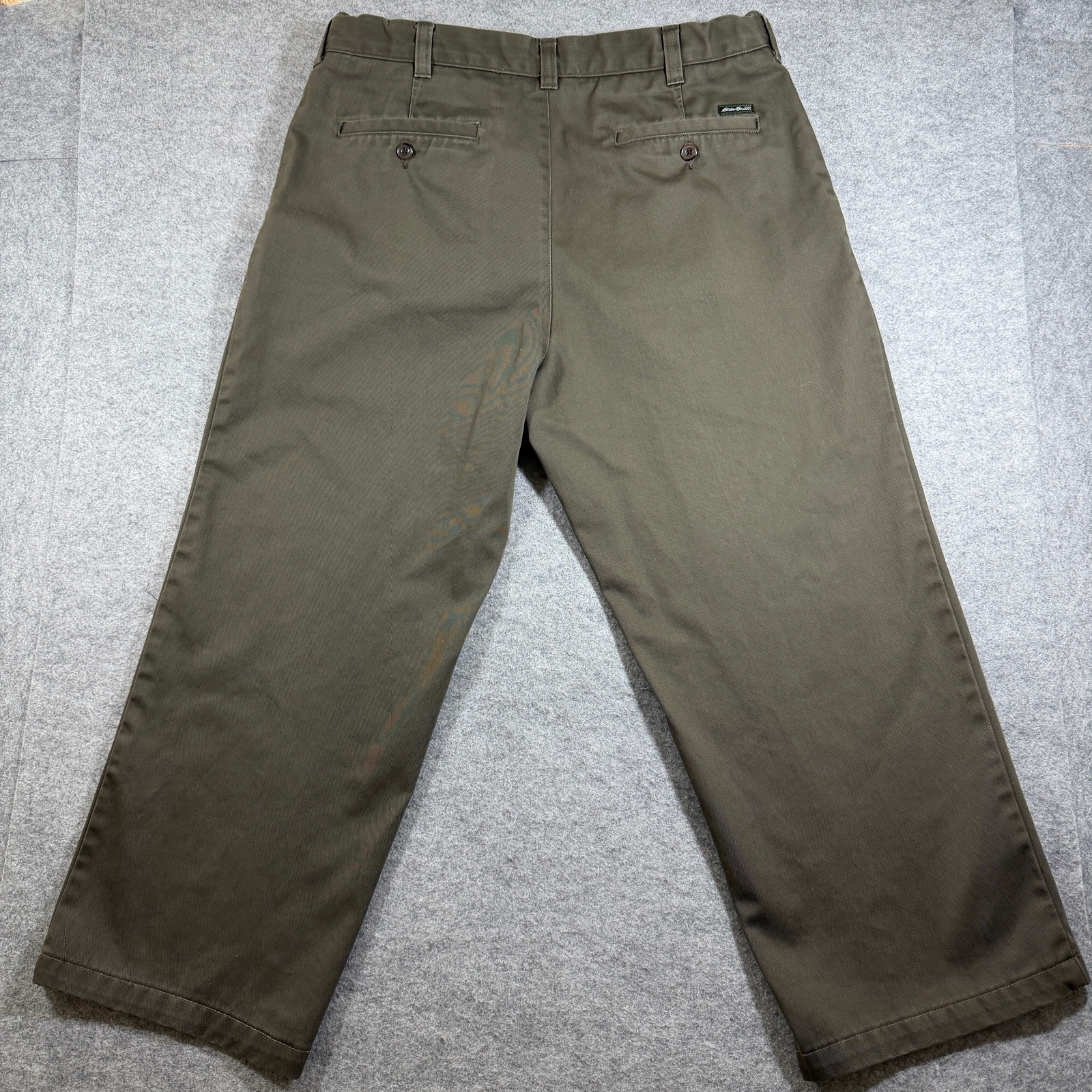 Eddie Bauer Chino Pants Mens 36 Olive Green Relaxed Fit Wrinkle Resistant Cotton thumbnail 2