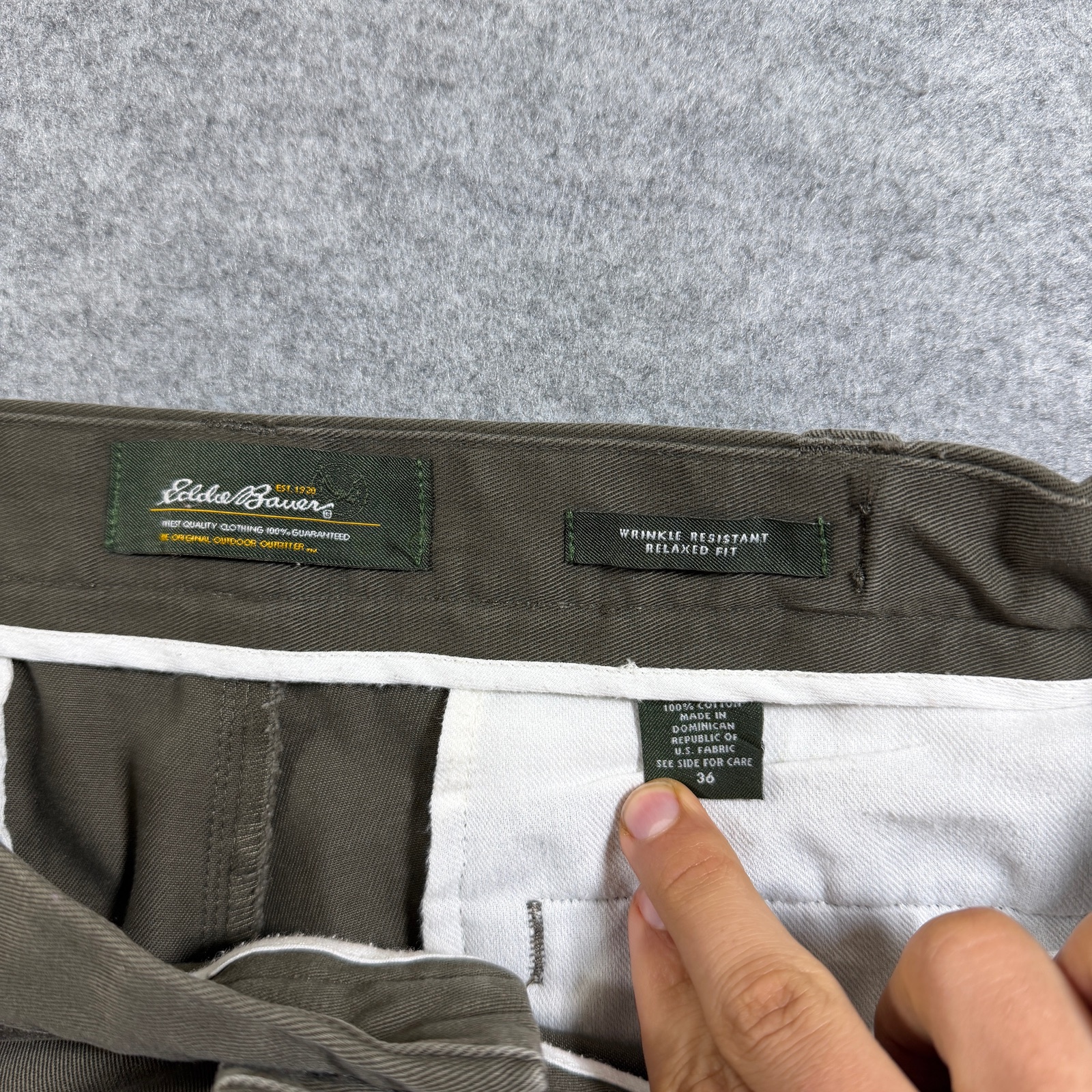 Eddie Bauer Chino Pants Mens 36 Olive Green Relaxed Fit Wrinkle Resistant Cotton thumbnail 4