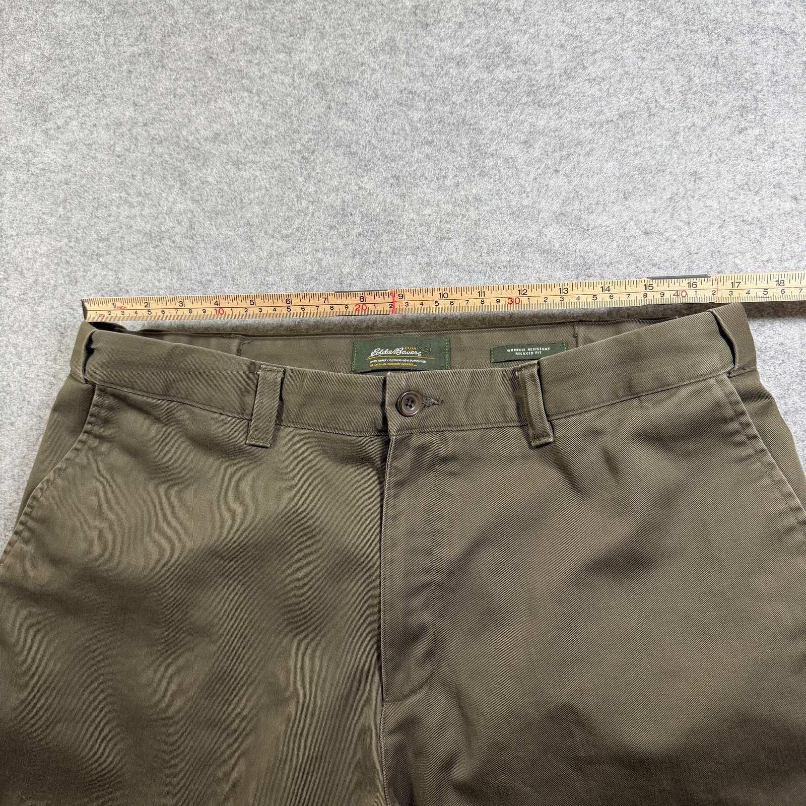 Eddie Bauer Chino Pants Mens 36 Olive Green Relaxed Fit Wrinkle Resistant Cotton thumbnail 5