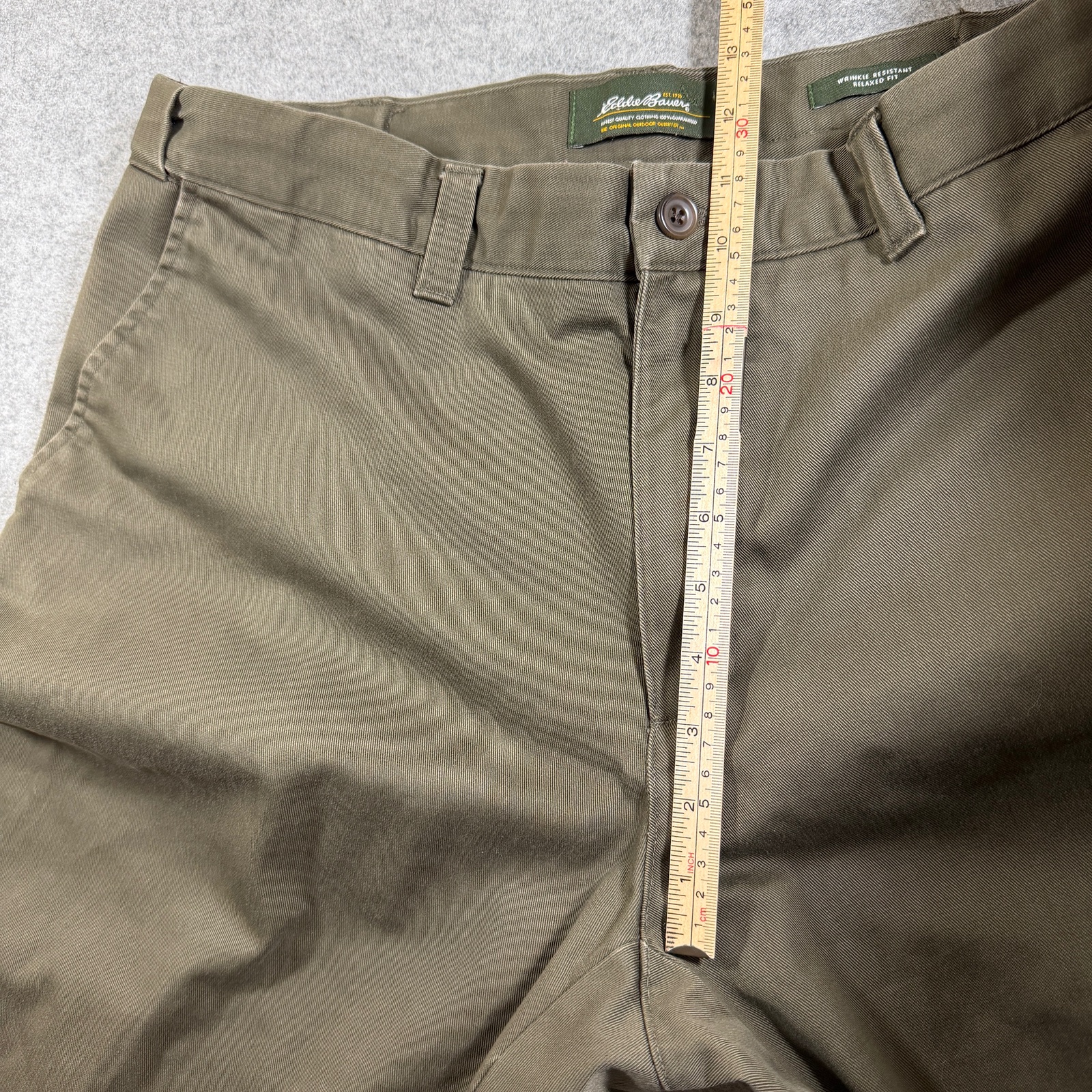 Eddie Bauer Chino Pants Mens 36 Olive Green Relaxed Fit Wrinkle Resistant Cotton thumbnail 8