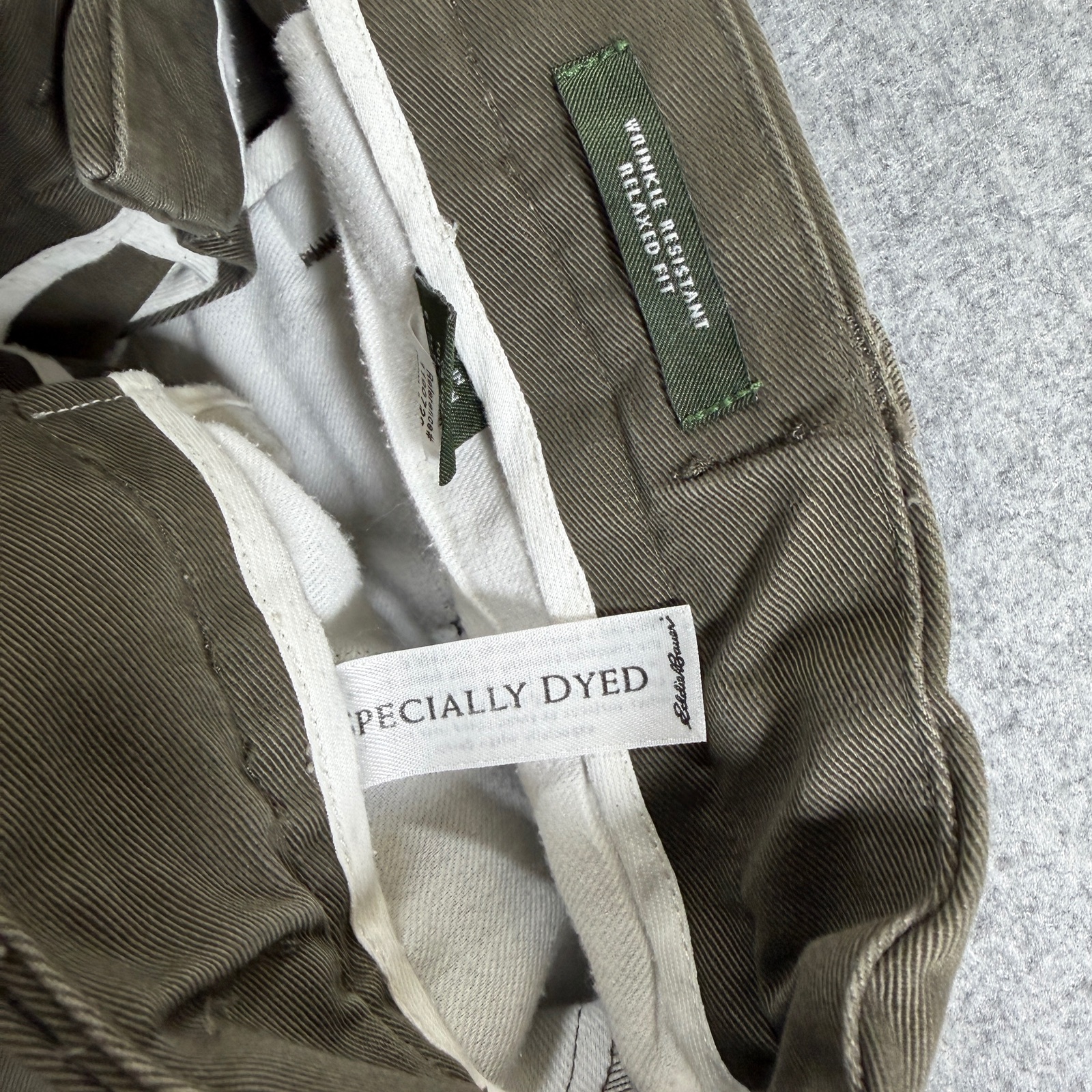 Eddie Bauer Chino Pants Mens 36 Olive Green Relaxed Fit Wrinkle Resistant Cotton thumbnail 10