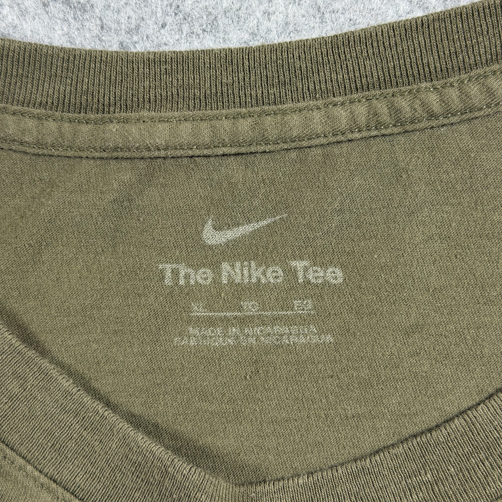Nike Tennessee Titans Long Sleeve Shirt Mens XL Olive Salute To Army Service NFL thumbnail 5