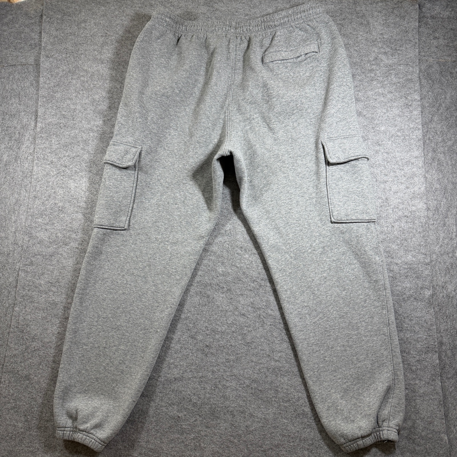 Nike Club Fleece Cargo Joggers Mens L Gray Sweatpants Training Athletic Casual thumbnail 4