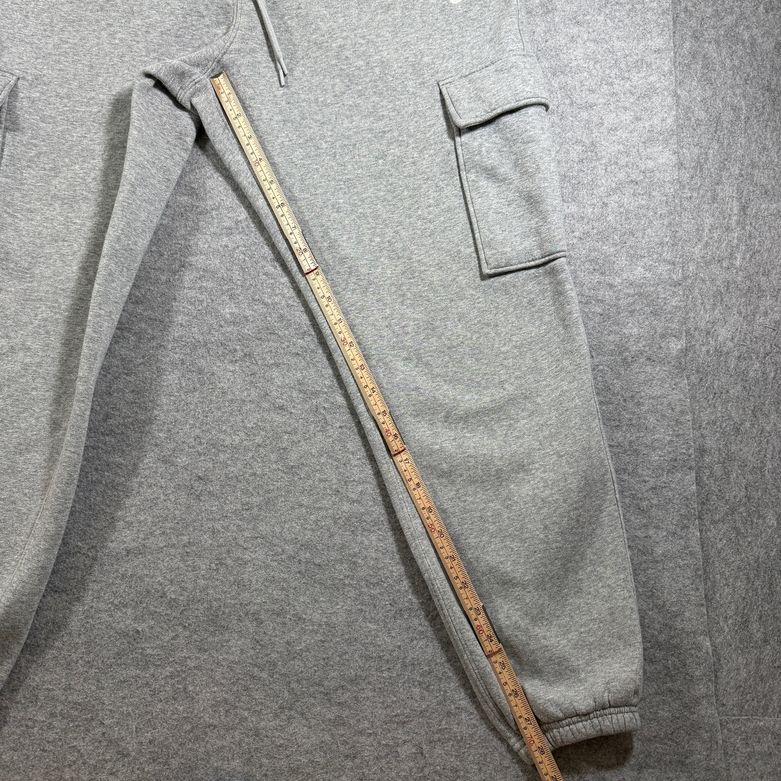 Nike Club Fleece Cargo Joggers Mens L Gray Sweatpants Training Athletic Casual thumbnail 8