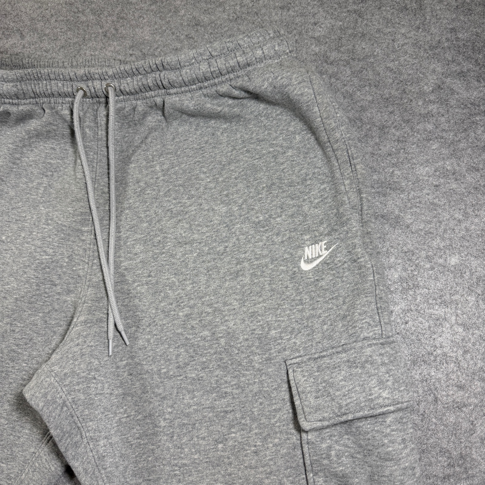 Nike Club Fleece Cargo Joggers Mens L Gray Sweatpants Training Athletic Casual thumbnail 11