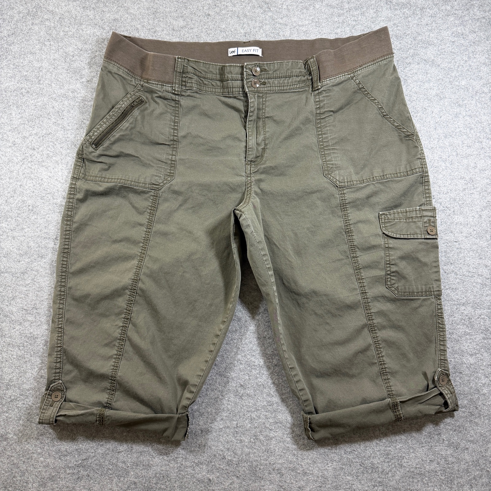 Lee Cargo Shorts Womens 20 M Olive Green Easy Fit Cuffed Hem Roll Tab Stretch