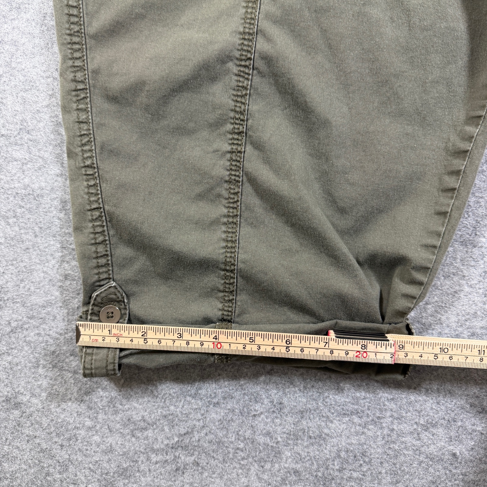 Lee Cargo Shorts Womens 20 M Olive Green Easy Fit Cuffed Hem Roll Tab Stretch thumbnail 7