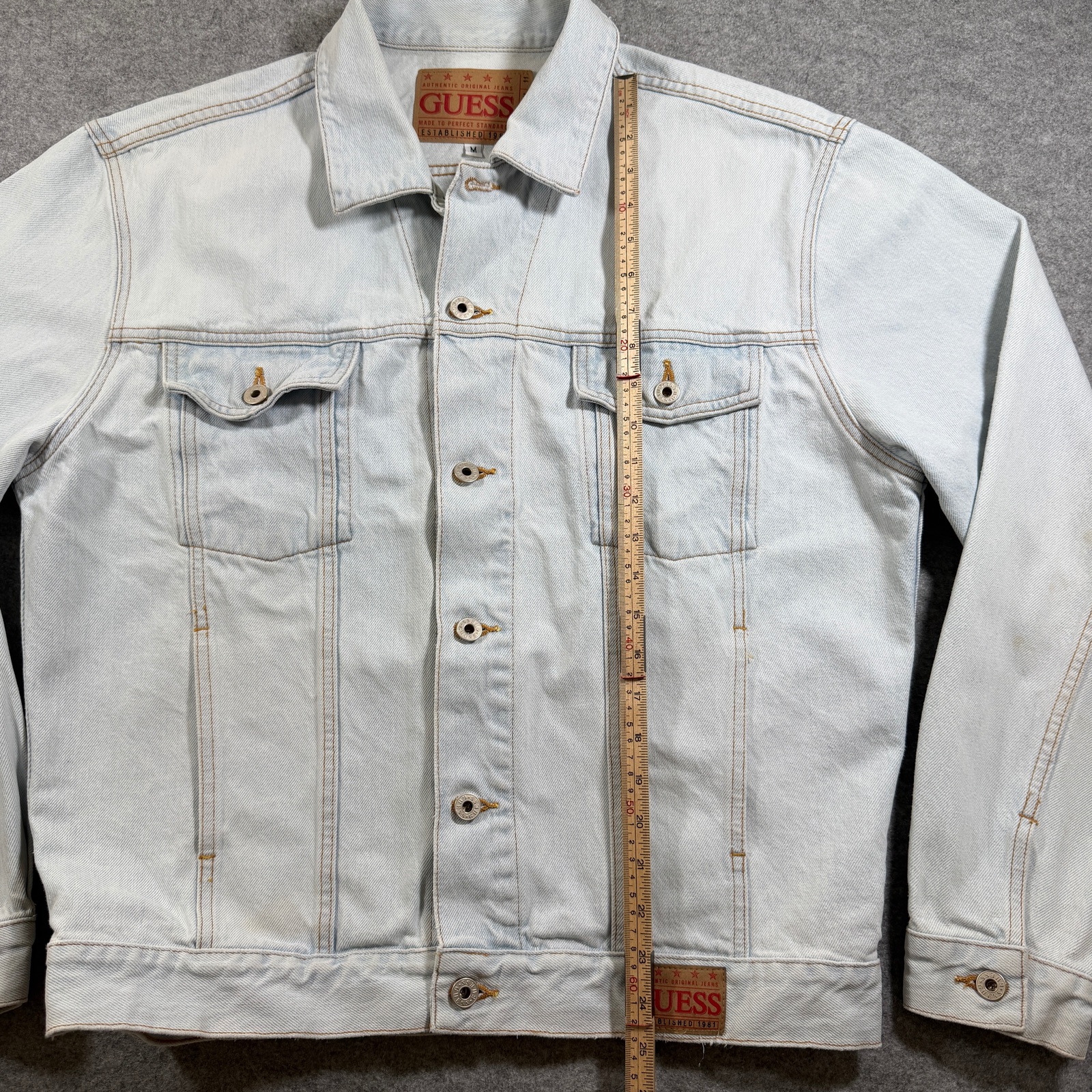 Guess Denim Trucker Jacket Mens M Light Wash Blue Button Front Cotton Classic thumbnail 8