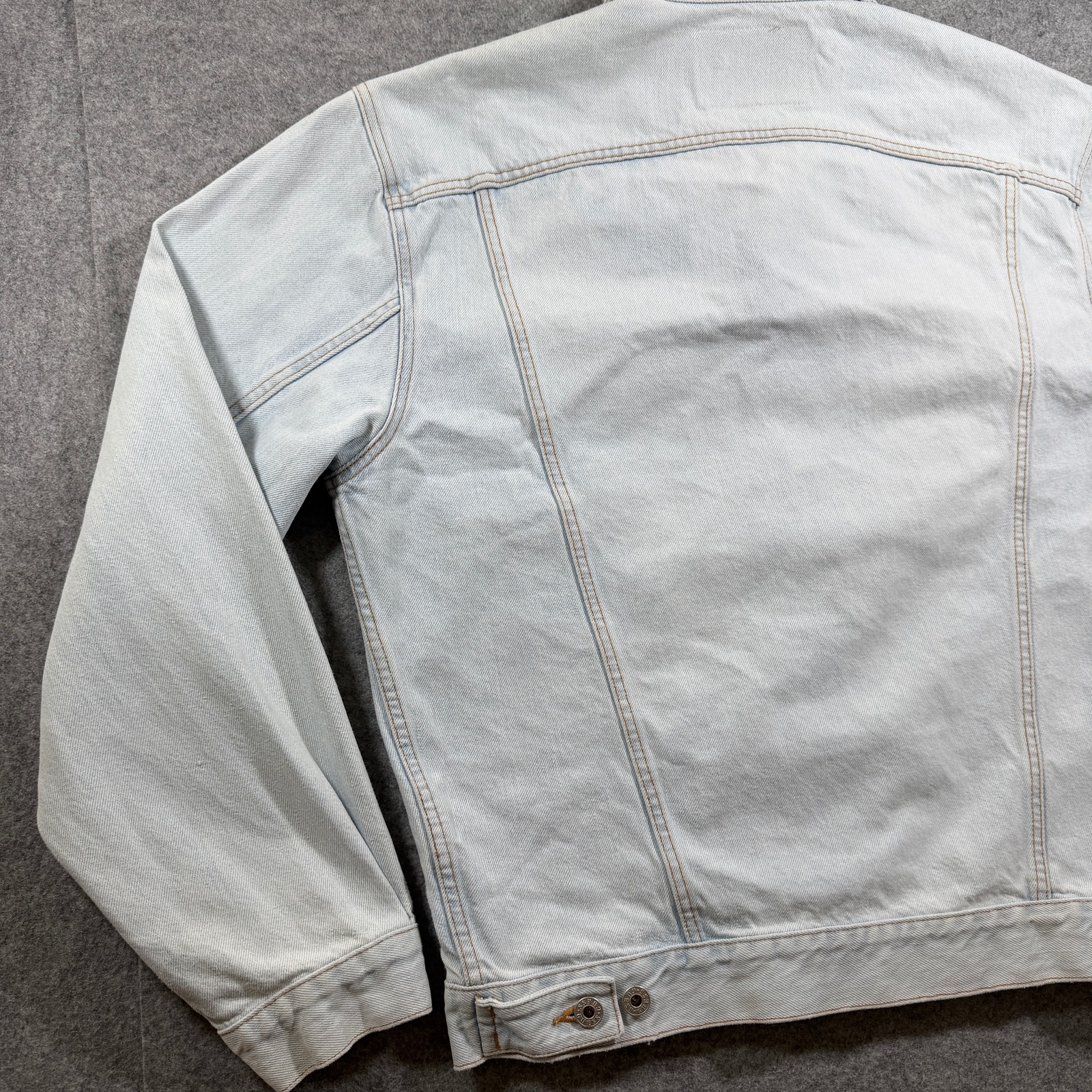 Guess Denim Trucker Jacket Mens M Light Wash Blue Button Front Cotton Classic thumbnail 12