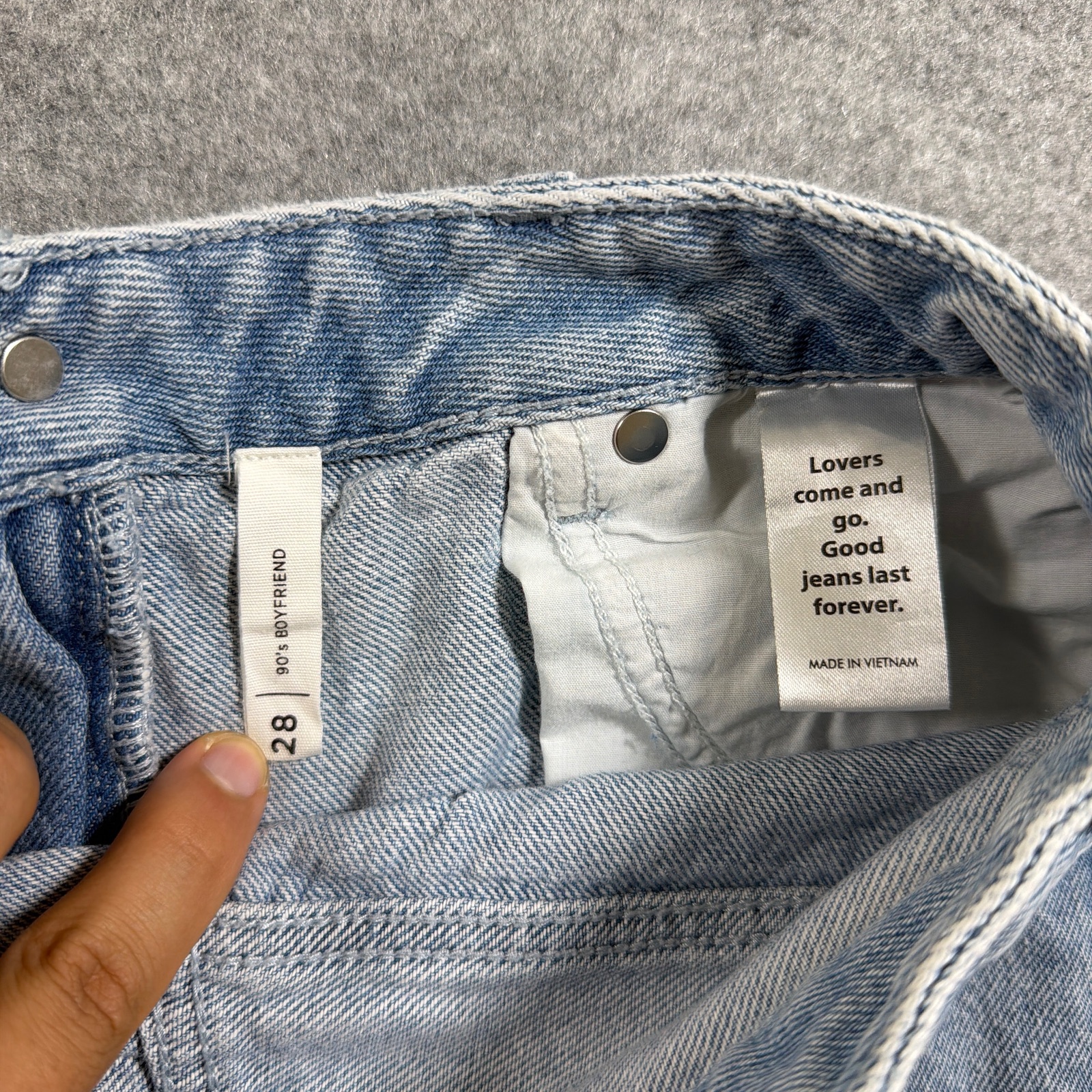 PacSun 90s Boyfriend Jeans Womens 28 Light Blue Wash Pintuck Split Hem Cotton thumbnail 5