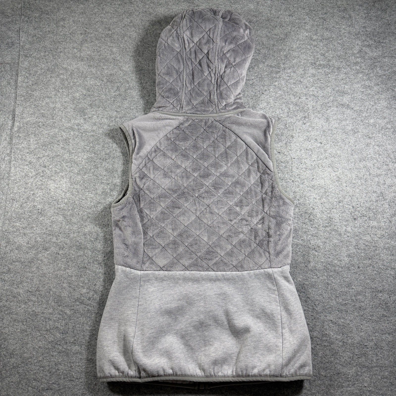 The North Face Oso Hooded Vest Womens S Gray Quilted Full Zip Fleece Reversible thumbnail 2
