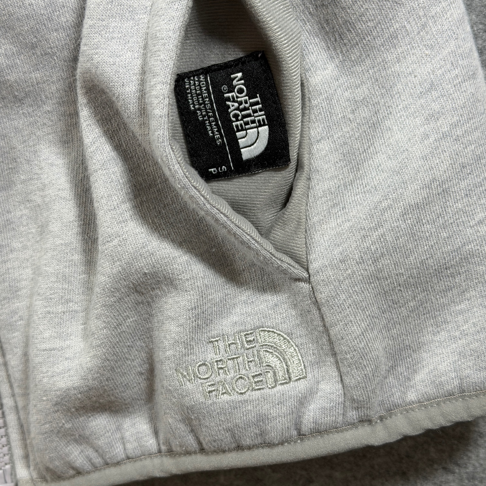 The North Face Oso Hooded Vest Womens S Gray Quilted Full Zip Fleece Reversible thumbnail 5