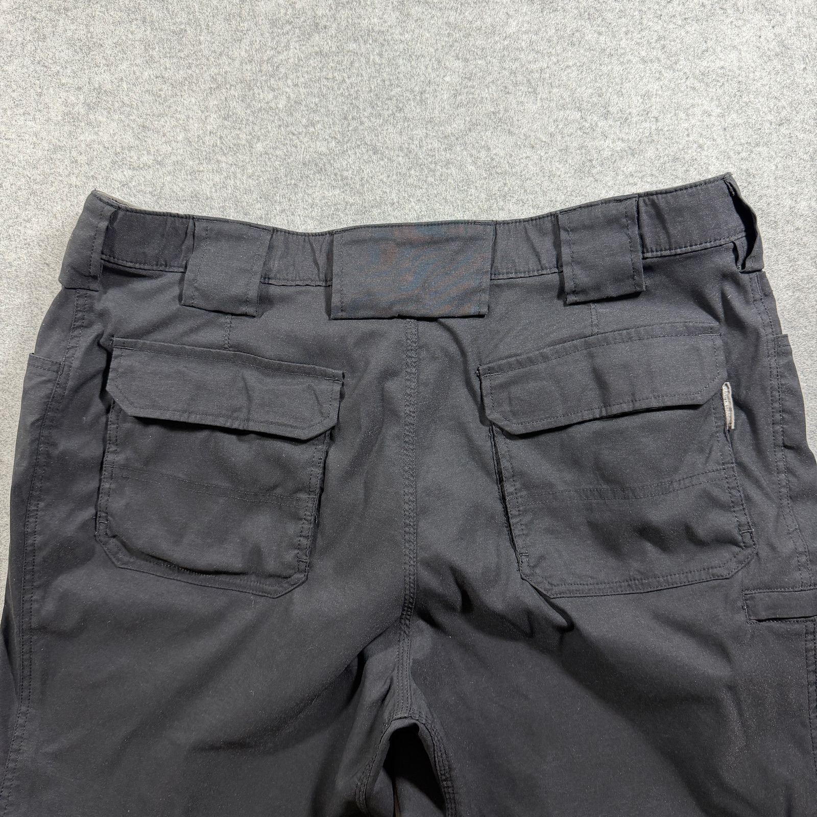 Duluth Trading Co Flex Dry Tactical Pants Mens 40x30 Black Nylon Spandex Cargo thumbnail 3