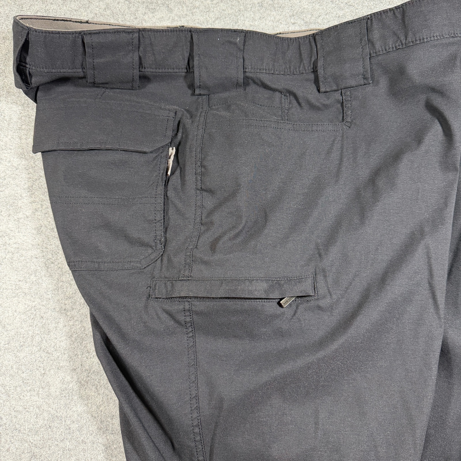 Duluth Trading Co Flex Dry Tactical Pants Mens 40x30 Black Nylon Spandex Cargo thumbnail 4