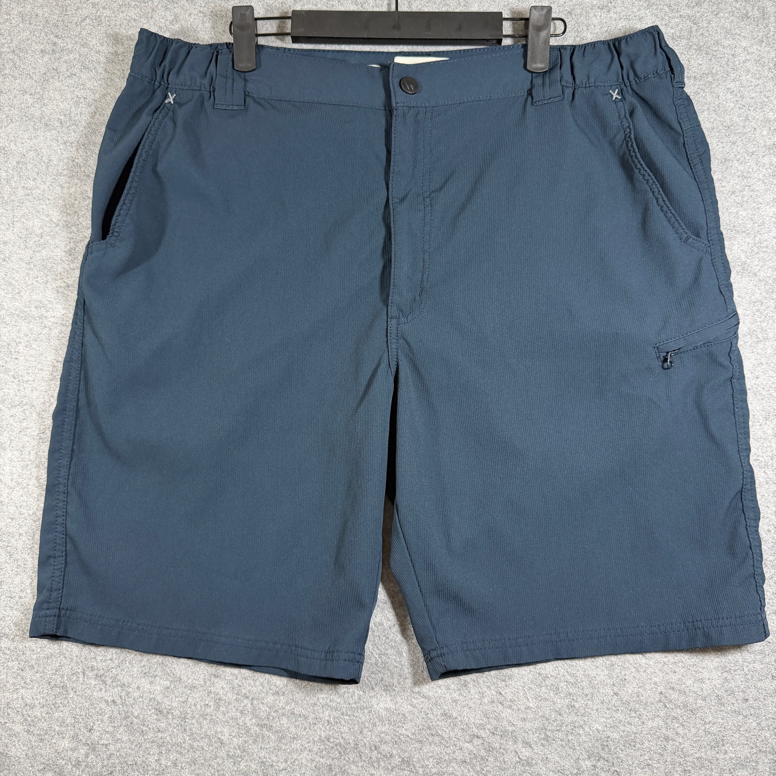Wrangler Shorts Men 38 Navy Blue Elastic Waist Zip Pocket Outdoor Hiking Utility