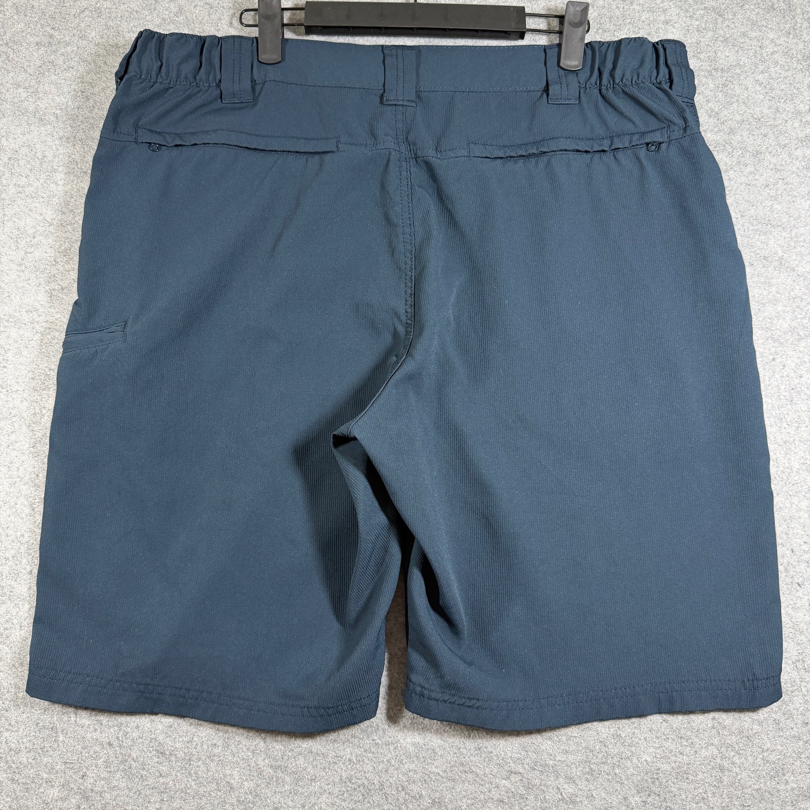 Wrangler Shorts Men 38 Navy Blue Elastic Waist Zip Pocket Outdoor Hiking Utility thumbnail 2