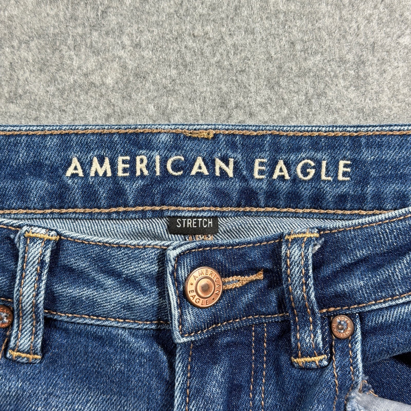 American Eagle Mom Jeans Womens 8 Blue Denim High Rise Distressed Ripped thumbnail 4