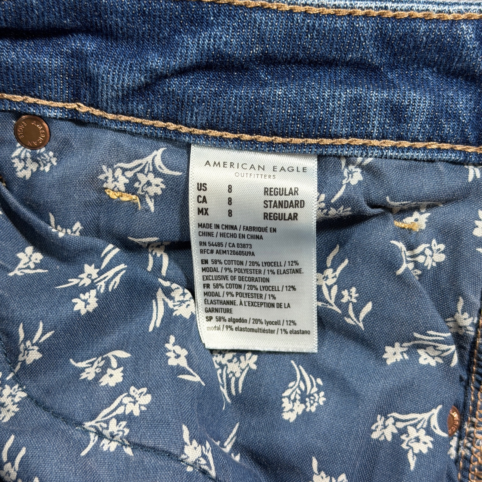 American Eagle Mom Jeans Womens 8 Blue Denim High Rise Distressed Ripped thumbnail 6
