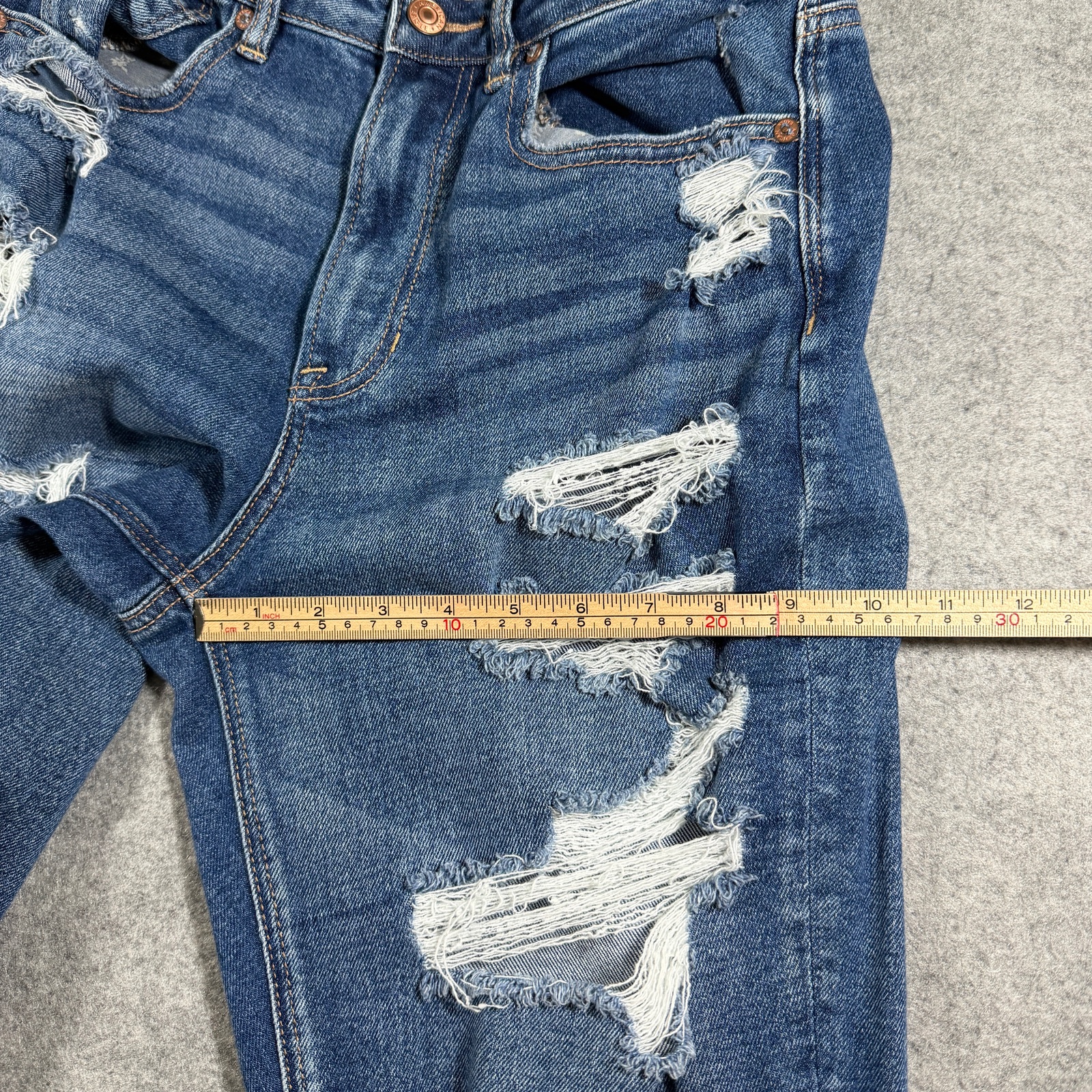 American Eagle Mom Jeans Womens 8 Blue Denim High Rise Distressed Ripped thumbnail 9