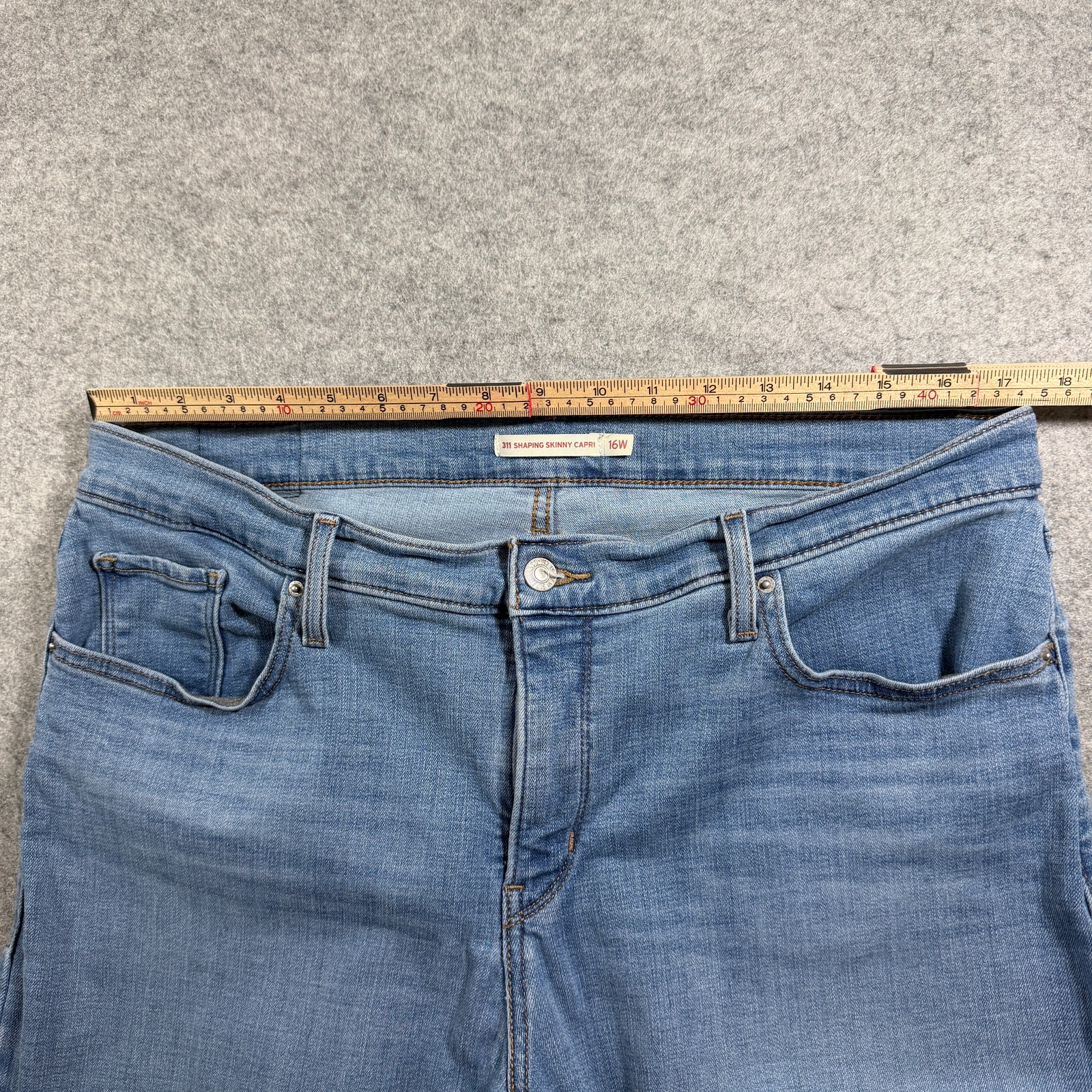 Levi's 311 Shaping Skinny Capri Jeans Womens 16W Light Blue Wash Stretch Denim thumbnail 6