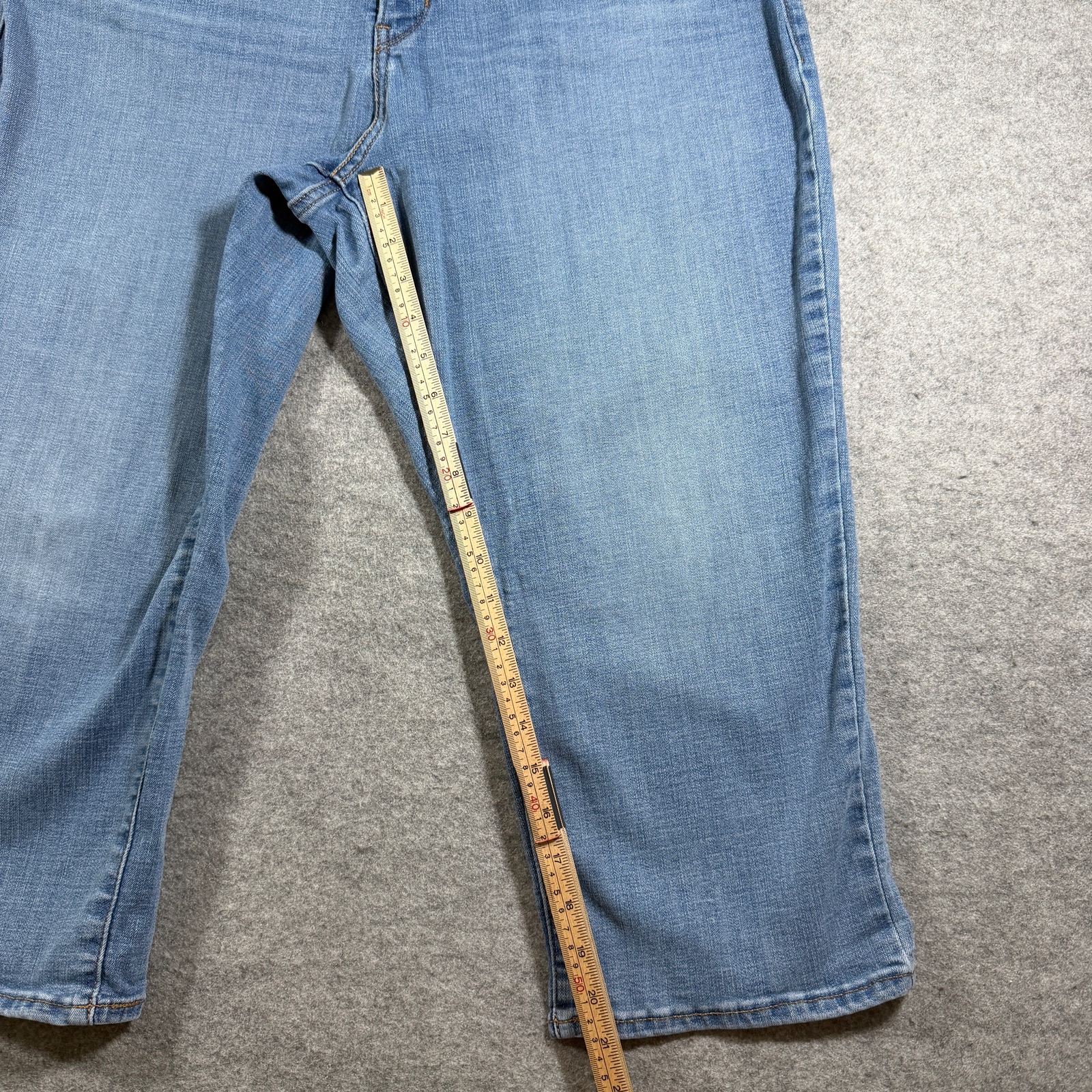Levi's 311 Shaping Skinny Capri Jeans Womens 16W Light Blue Wash Stretch Denim thumbnail 7