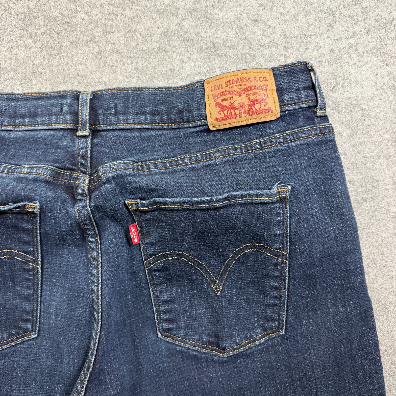 Levi's Classic Boot Jeans Womens 33 Dark Blue Bootcut Denim Red Tab Stretch thumbnail 4