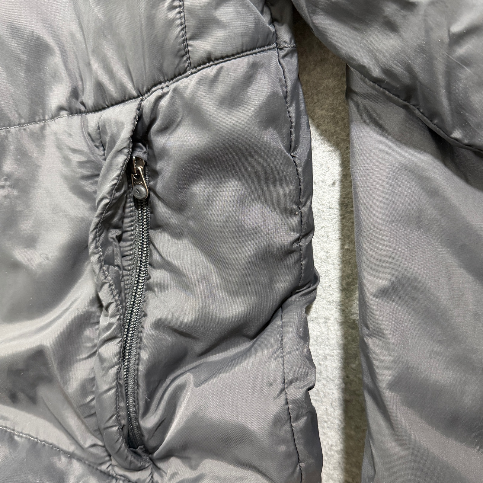 The North Face Puffer Jacket Mens L Dark Gray Full Zip Insulated Outdoor FLAWS thumbnail 12