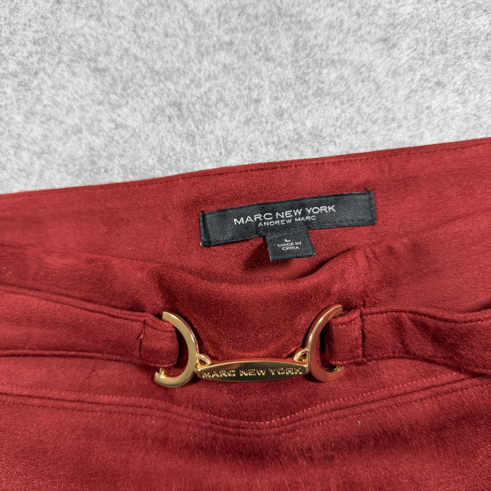Marc New York Velvet Texture Skirt Womens L Burgundy Gold Buckle Stretch thumbnail 3