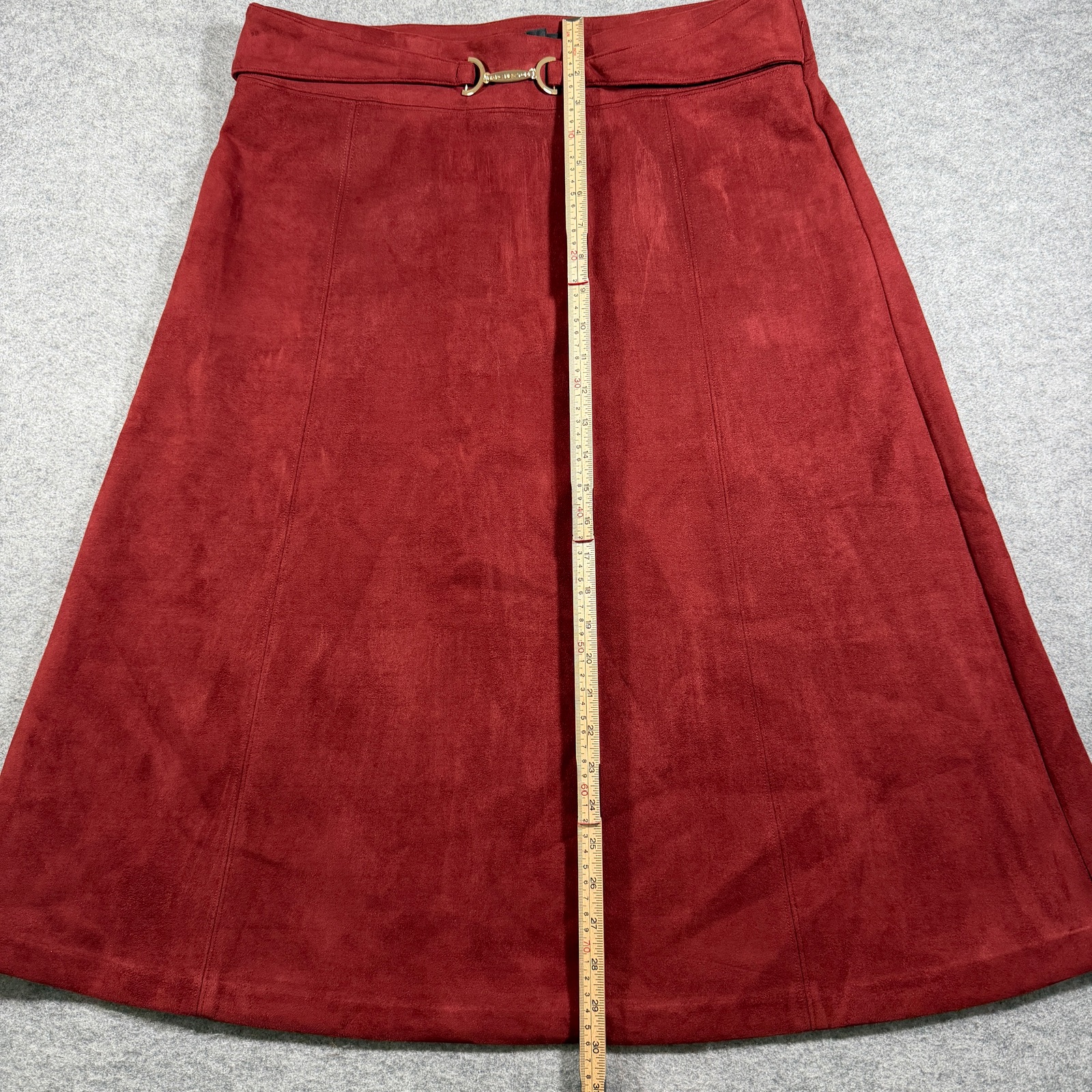 Marc New York Velvet Texture Skirt Womens L Burgundy Gold Buckle Stretch thumbnail 5