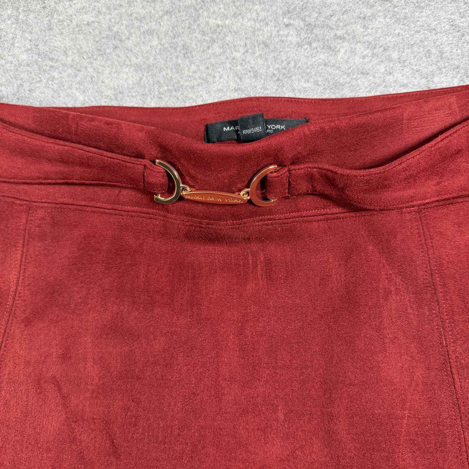 Marc New York Velvet Texture Skirt Womens L Burgundy Gold Buckle Stretch thumbnail 12