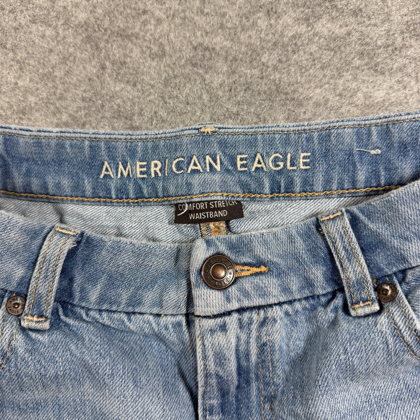American Eagle Curvy Mom Shorts Womens 10 Light Blue Denim Distressed Ripped thumbnail 3