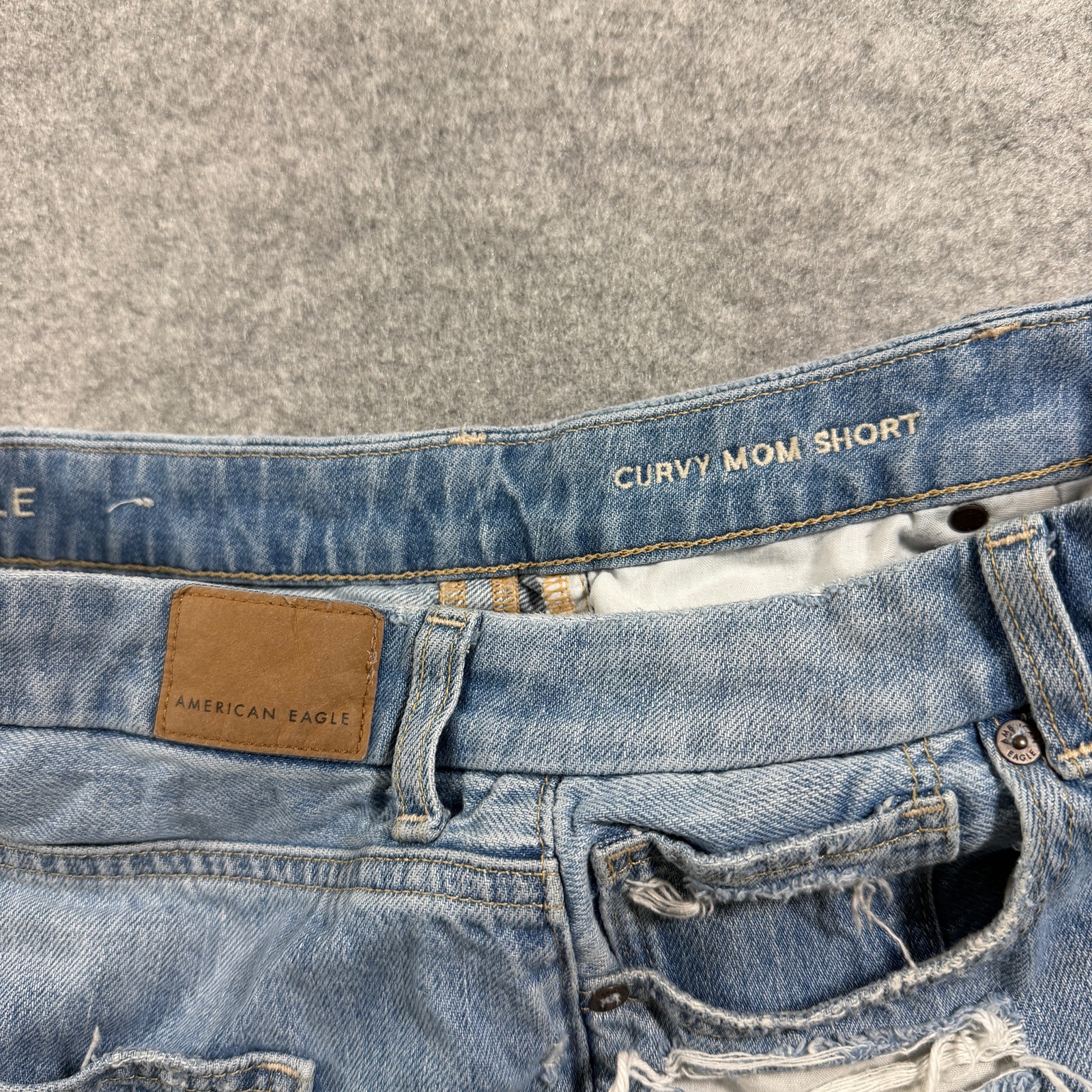 American Eagle Curvy Mom Shorts Womens 10 Light Blue Denim Distressed Ripped thumbnail 4